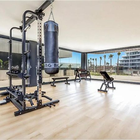Luxury Complex Beachfront Apartment, Infinity Pool, Sauna, Gym And Large Terrace Торемолинос Екстериор снимка