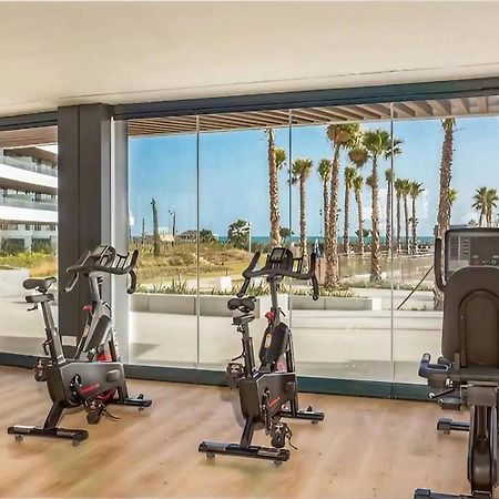 Luxury Complex Beachfront Apartment, Infinity Pool, Sauna, Gym And Large Terrace Торемолинос Екстериор снимка