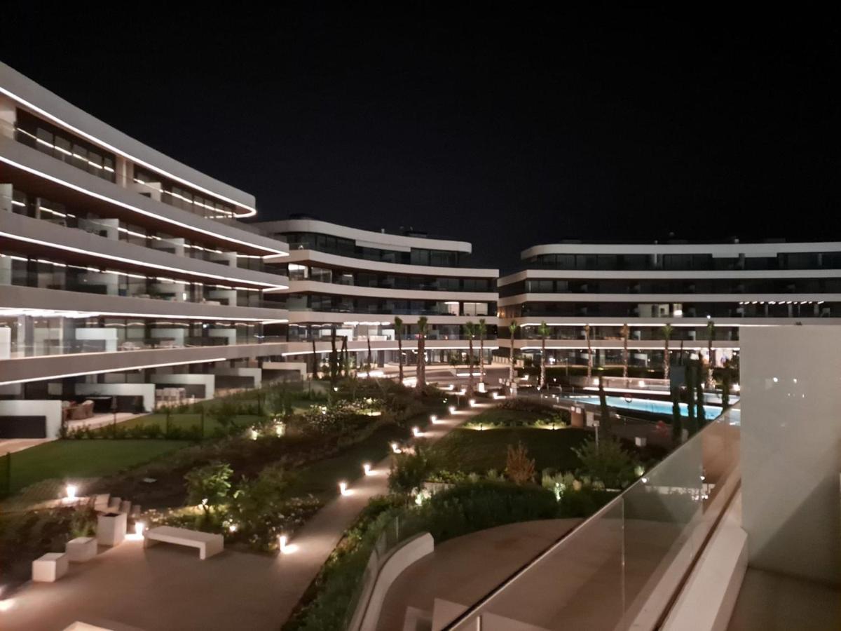 Luxury Complex Beachfront Apartment, Infinity Pool, Sauna, Gym And Large Terrace Торемолинос Екстериор снимка